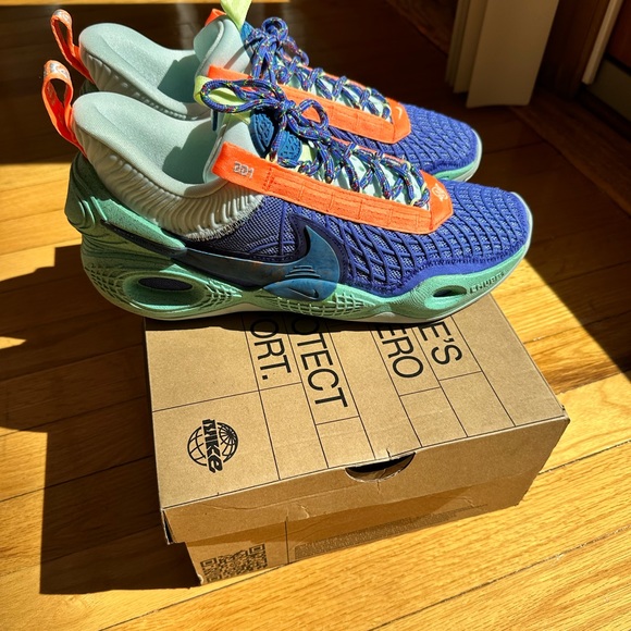 Nike Cosmic - Picture 3 of 5